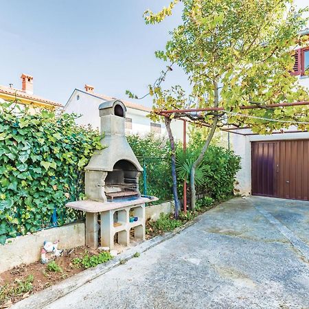 Lovely Apartment In Fazana With Kitchen 外观 照片